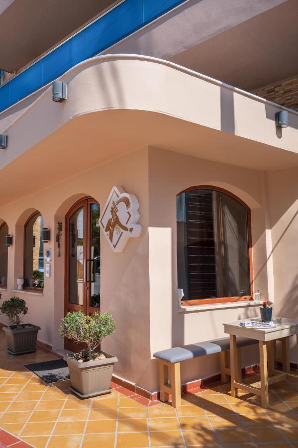 Minos Boutique Hotel Agia Galini Extérieur photo